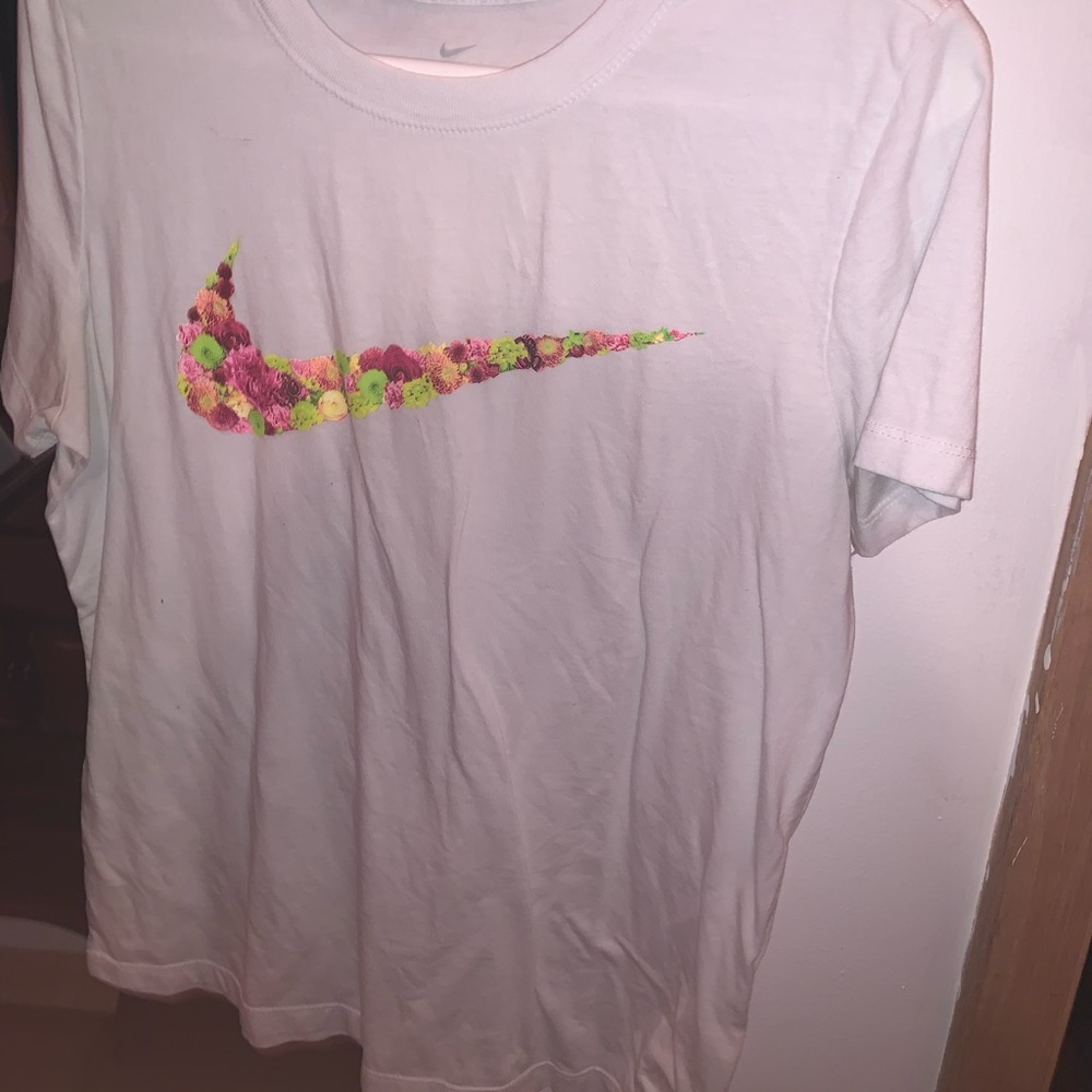 Flower Nike tee